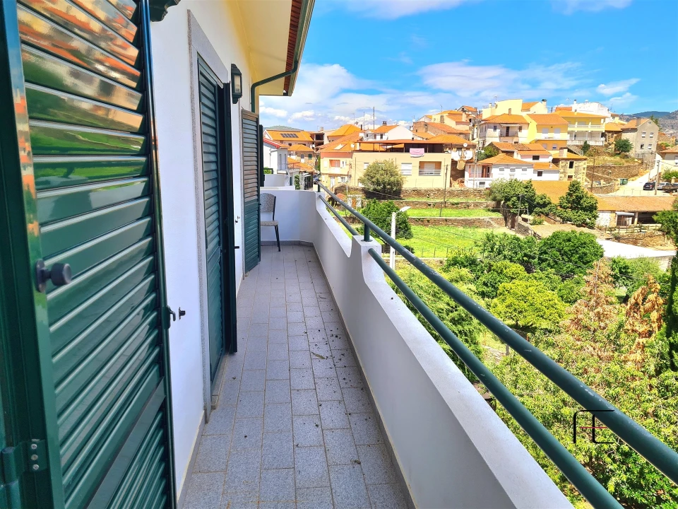 Moradia T3 para Venda em Nagozelo do Douro Foto 24