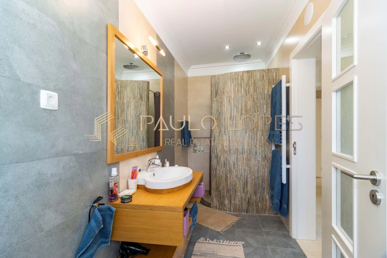 Moradia T6 para Venda em Vau Foto 22