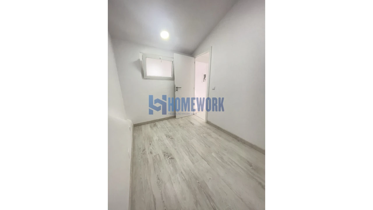 Moradia T9 para Venda em Ajuda Foto 30