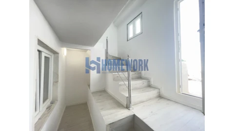 Moradia T9 para Venda em Ajuda