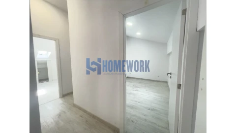 Moradia T9 para Venda em Ajuda
