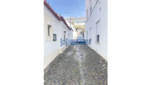 Moradia T9 para Venda em Ajuda