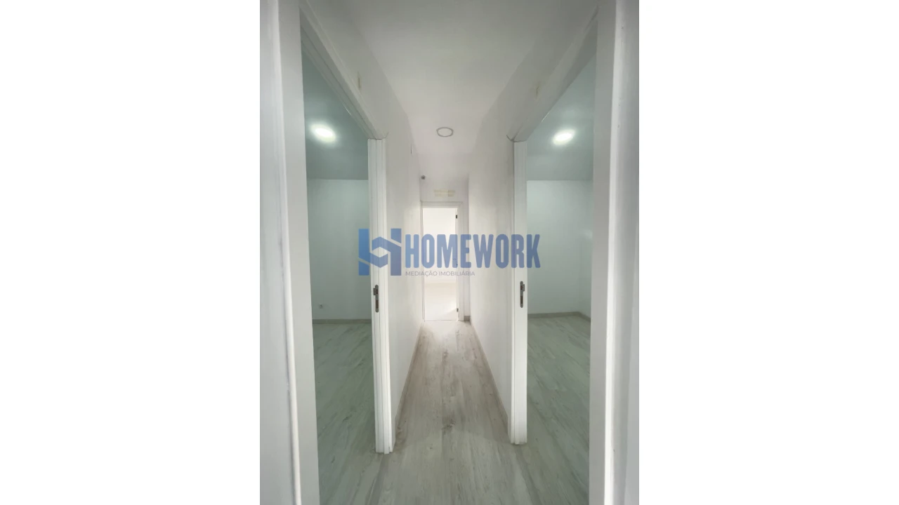 Moradia T9 para Venda em Ajuda Foto 31