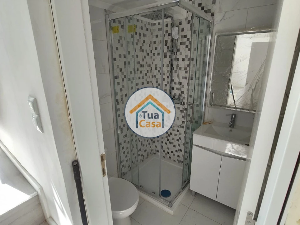 Moradia T9 para Venda em Ajuda Foto 42