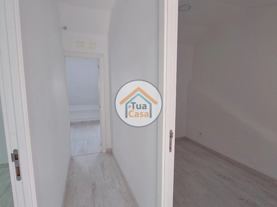 Moradia T9 para Venda em Ajuda Foto 34