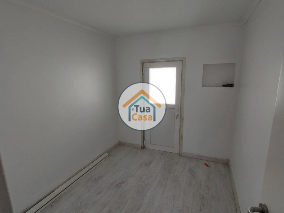 Moradia T9 para Venda em Ajuda Foto 27