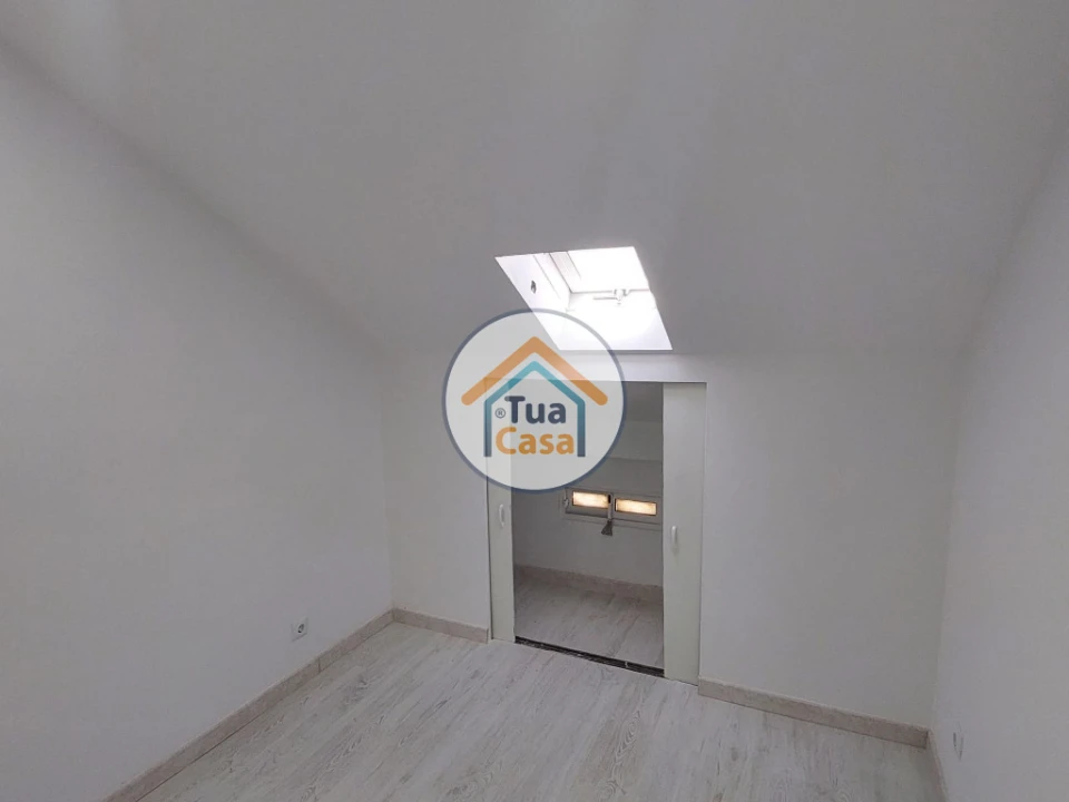 Moradia T9 para Venda em Ajuda Foto 25