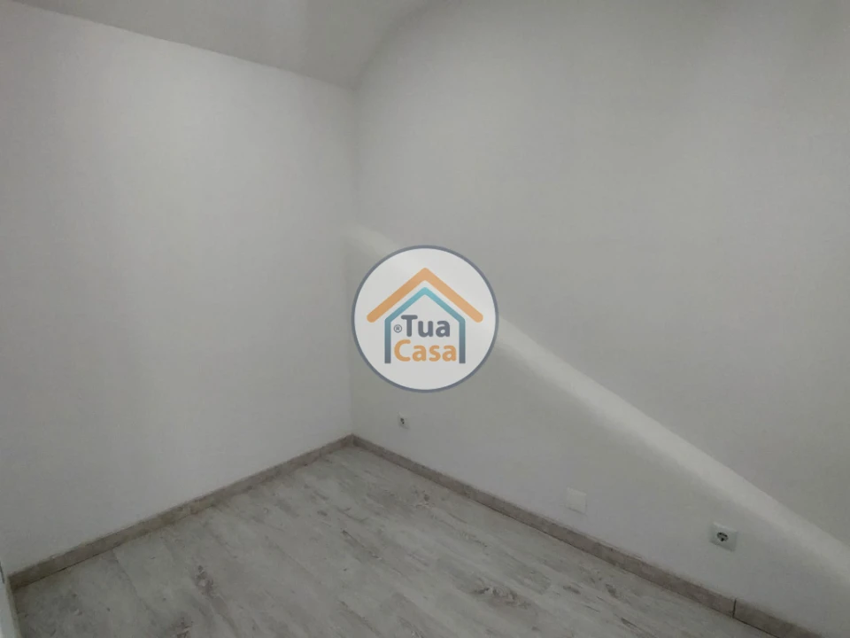 Moradia T9 para Venda em Ajuda Foto 36