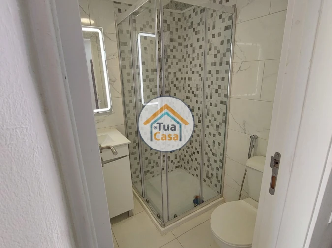 Moradia T9 para Venda em Ajuda Foto 38