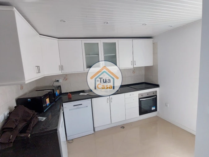 Moradia T9 para Venda em Ajuda Foto 16