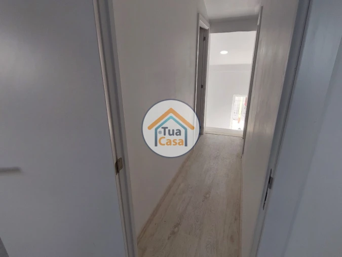 Moradia T9 para Venda em Ajuda Foto 3