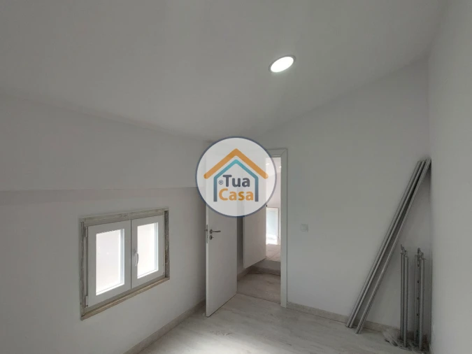 Moradia T9 para Venda em Ajuda Foto 40