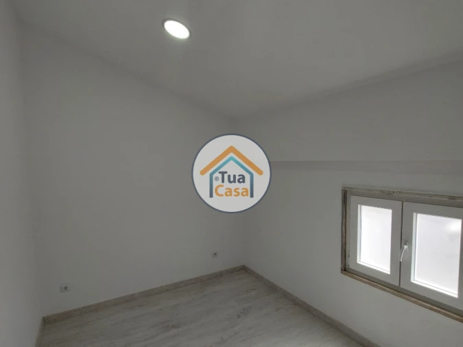 Moradia T9 para Venda em Ajuda Foto 15