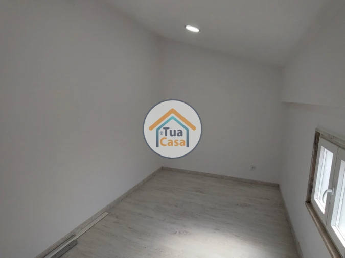 Moradia T9 para Venda em Ajuda Foto 10