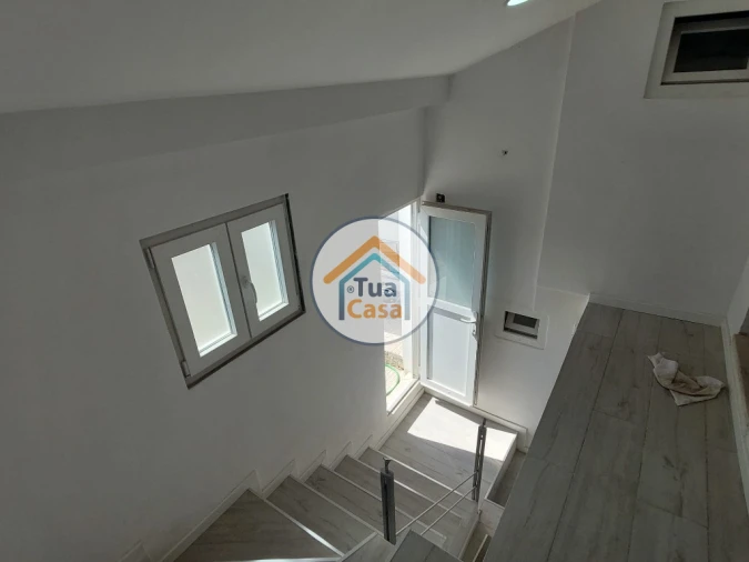 Moradia T9 para Venda em Ajuda Foto 4