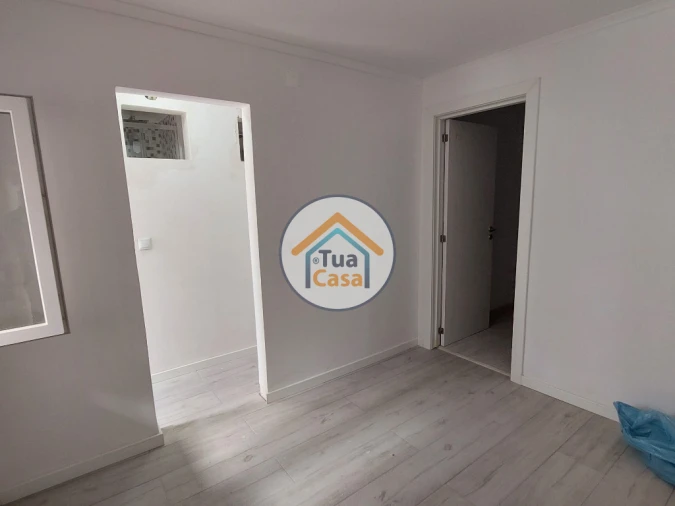 Moradia T9 para Venda em Ajuda Foto 31