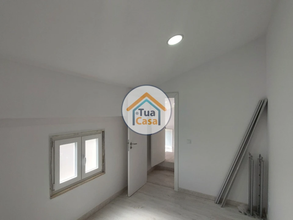 Moradia T9 para Venda em Ajuda Foto 40