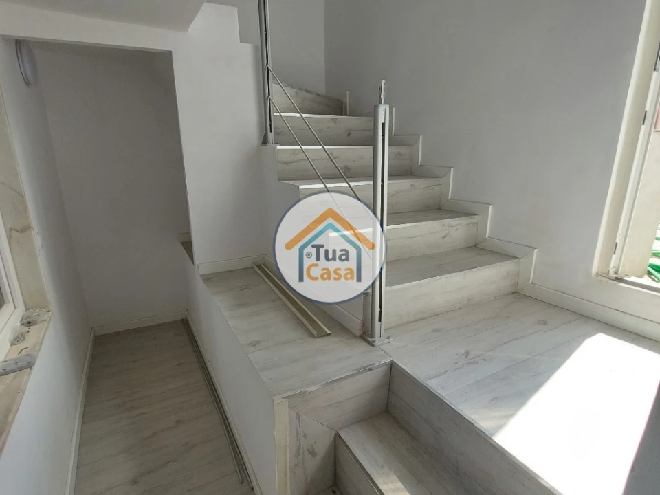 Moradia T9 para Venda em Ajuda Foto 39