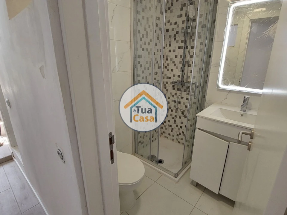 Moradia T9 para Venda em Ajuda Foto 30