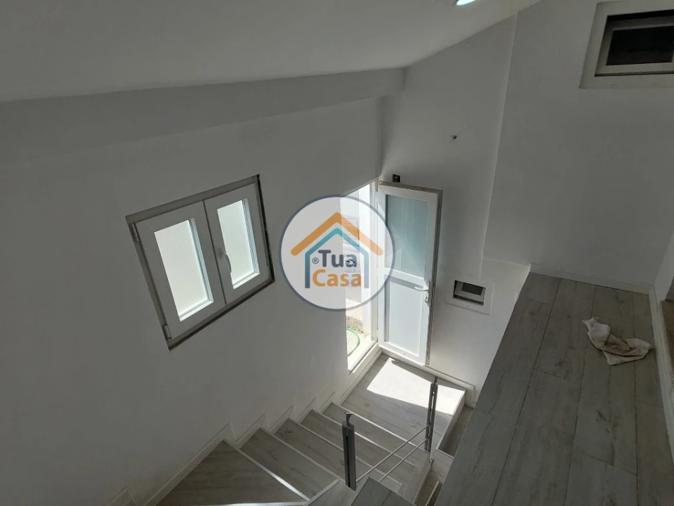 Moradia T9 para Venda em Ajuda Foto 4