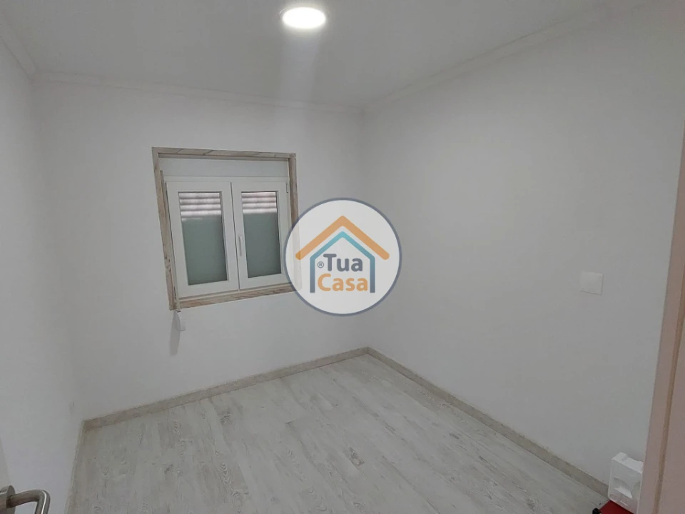 Moradia T9 para Venda em Ajuda Foto 24