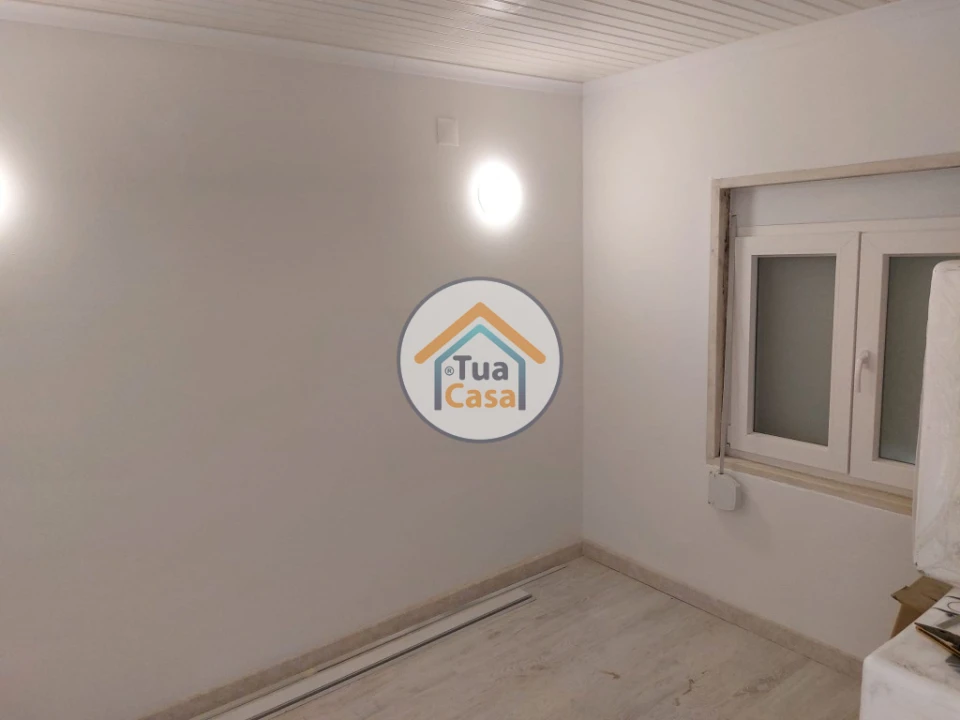 Moradia T9 para Venda em Ajuda Foto 28