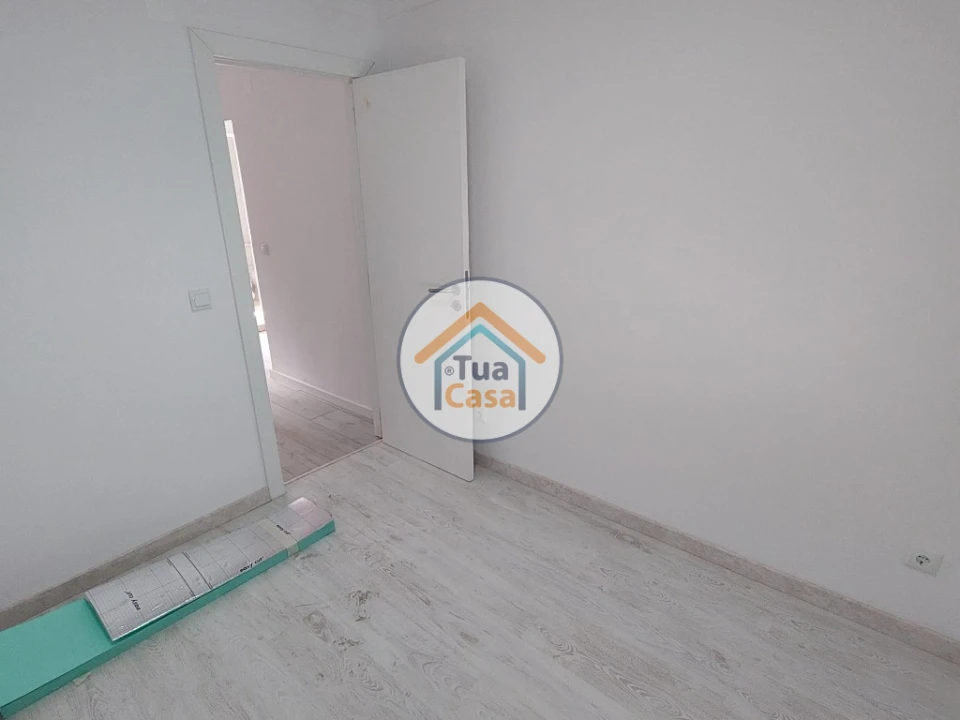 Moradia T9 para Venda em Ajuda Foto 33