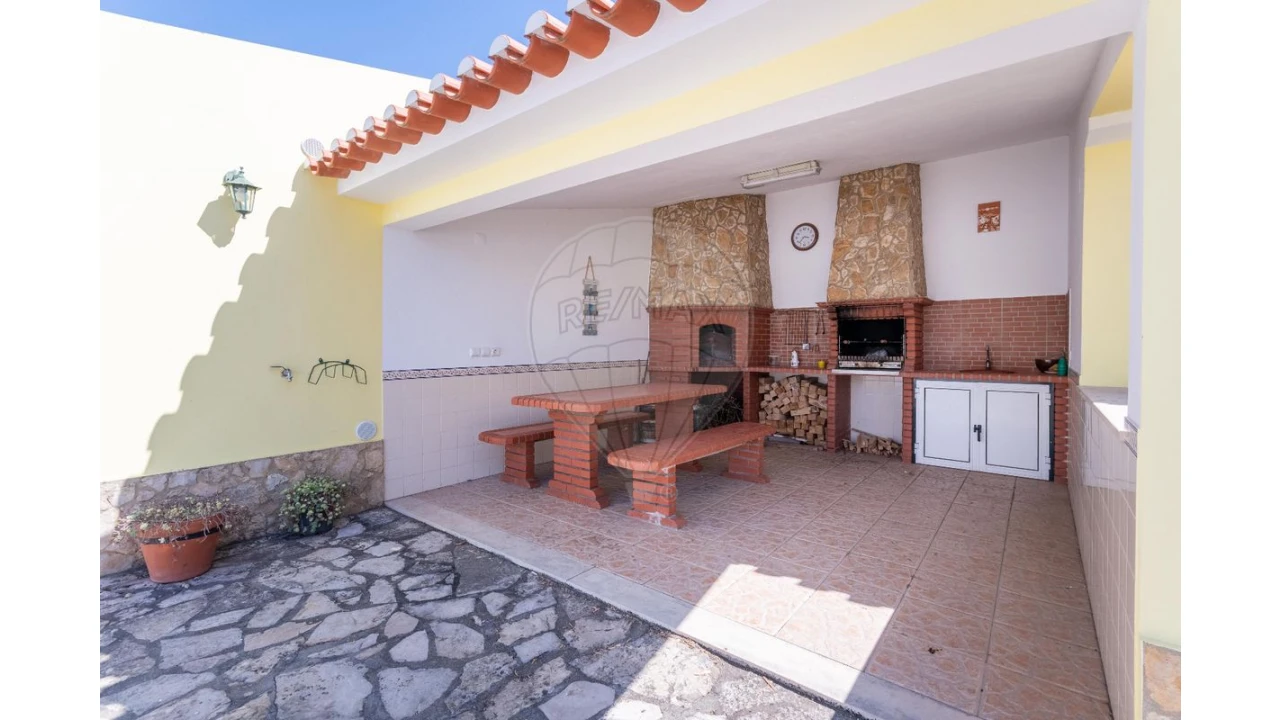 Moradia T3 para Venda em Olho Marinho Foto 38