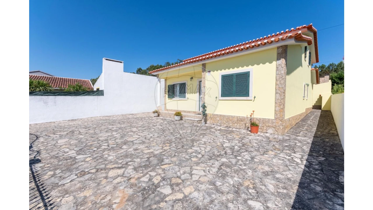 Moradia T3 para Venda em Olho Marinho Foto 4