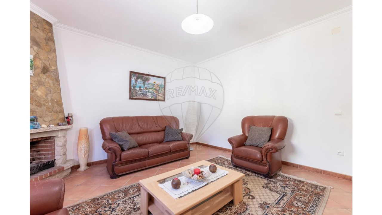 Moradia T3 para Venda em Olho Marinho Foto 17