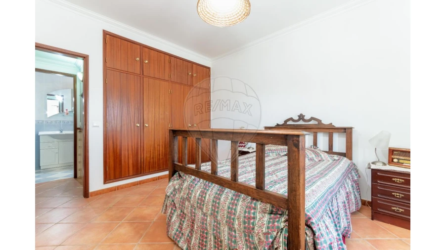 Moradia T3 para Venda em Olho Marinho Foto 11