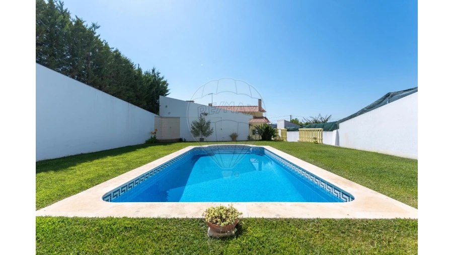 Moradia T3 para Venda em Olho Marinho Foto 42