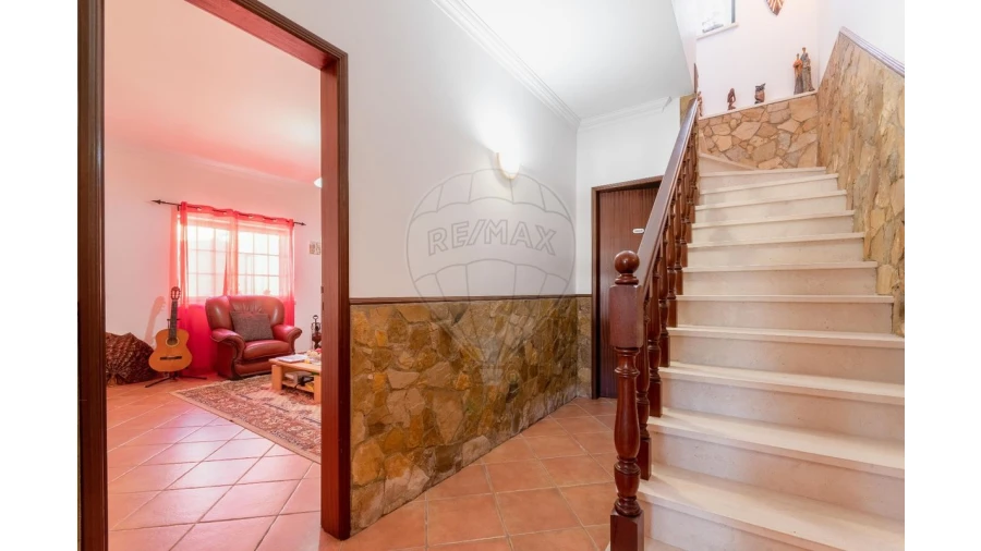 Moradia T3 para Venda em Olho Marinho Foto 14