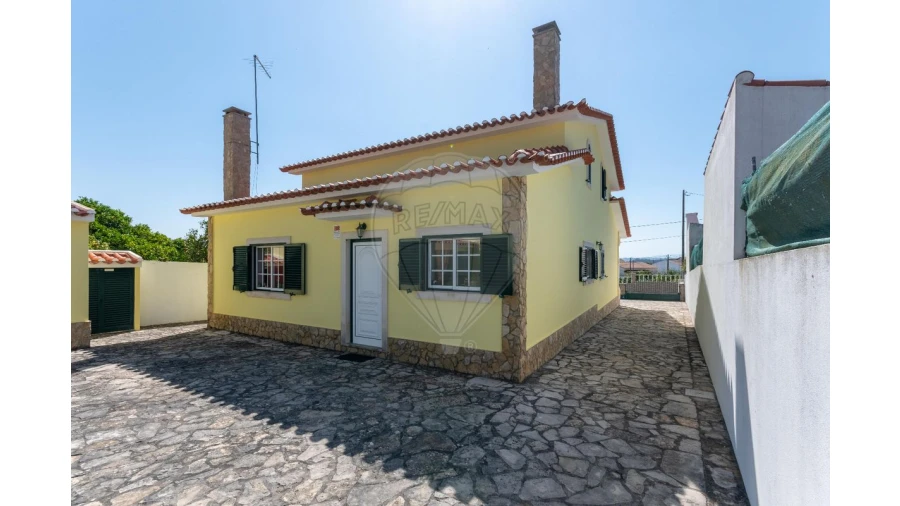 Moradia T3 para Venda em Olho Marinho Foto 35