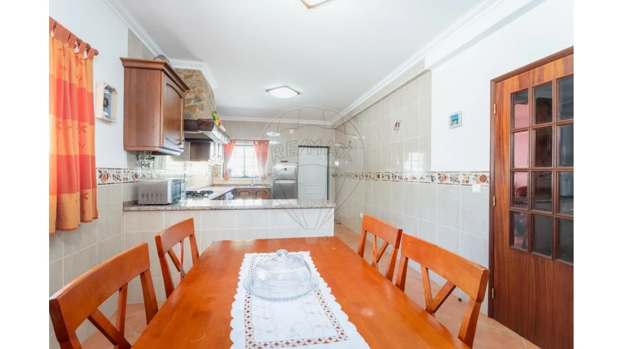 Moradia T3 para Venda em Olho Marinho Foto 20