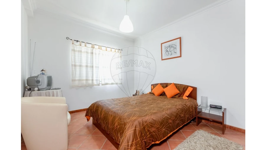 Moradia T3 para Venda em Olho Marinho Foto 7