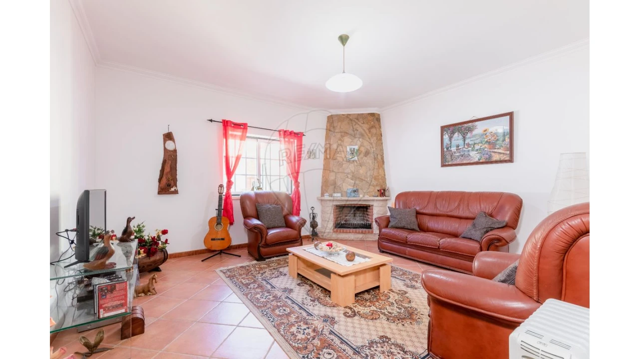 Moradia T3 para Venda em Olho Marinho Foto 15