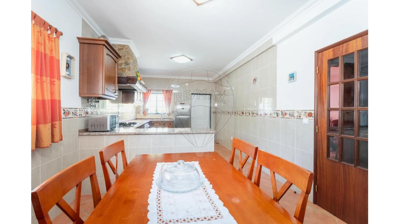 Moradia T3 para Venda em Olho Marinho Foto 20