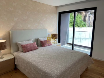Apartamento T5 para Venda em Funchal (São Pedro)