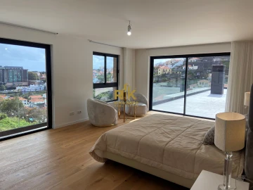 Apartamento T5 para Venda em Funchal (São Pedro)
