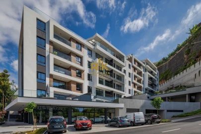 Apartamento T5 para Venda em Funchal (São Pedro)