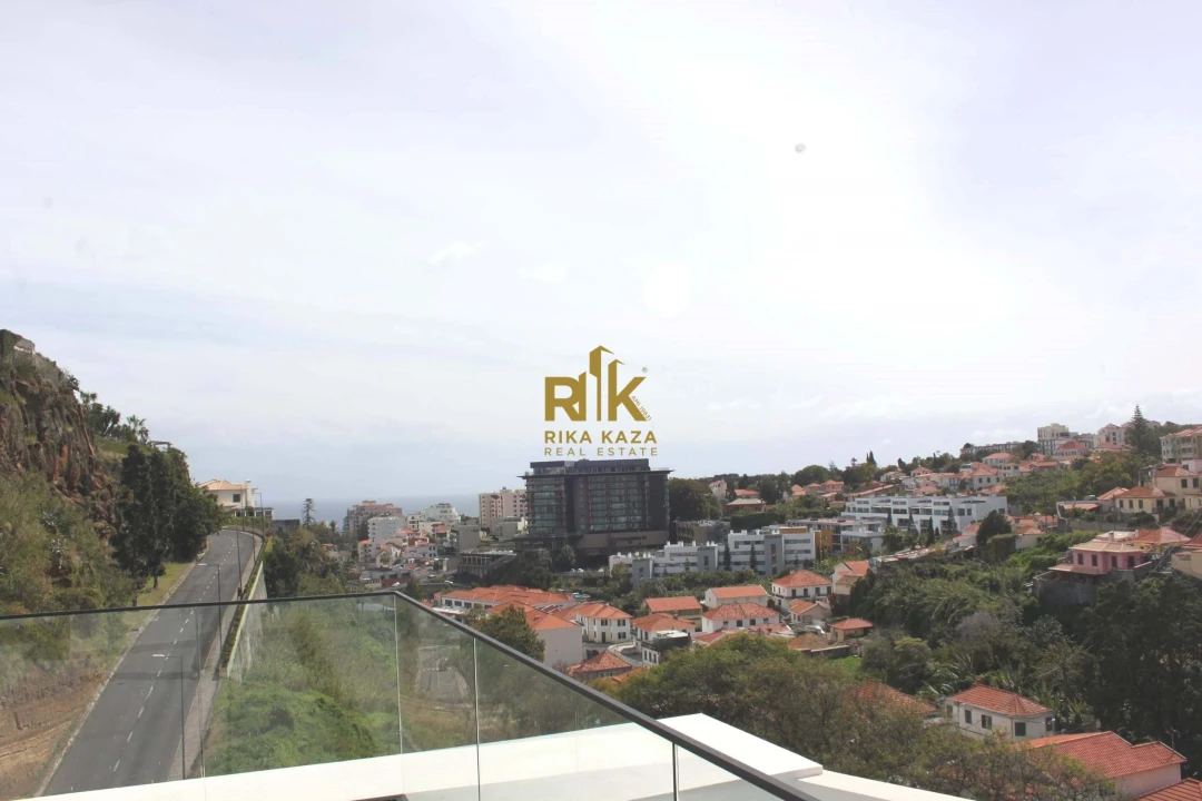 Apartamento T5 para Venda em Funchal (São Pedro) Foto 1