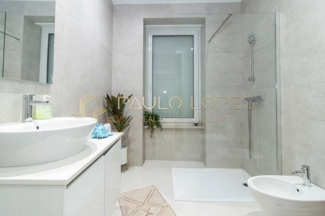 Apartamento T2 para Venda em Nazare Foto 9