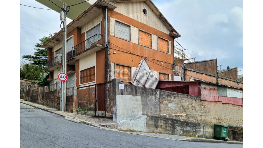 Prédio para Venda em Oliveira do Douro Foto 6