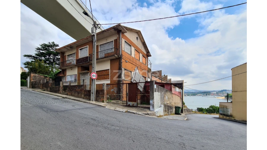 Prédio para Venda em Oliveira do Douro Foto 7