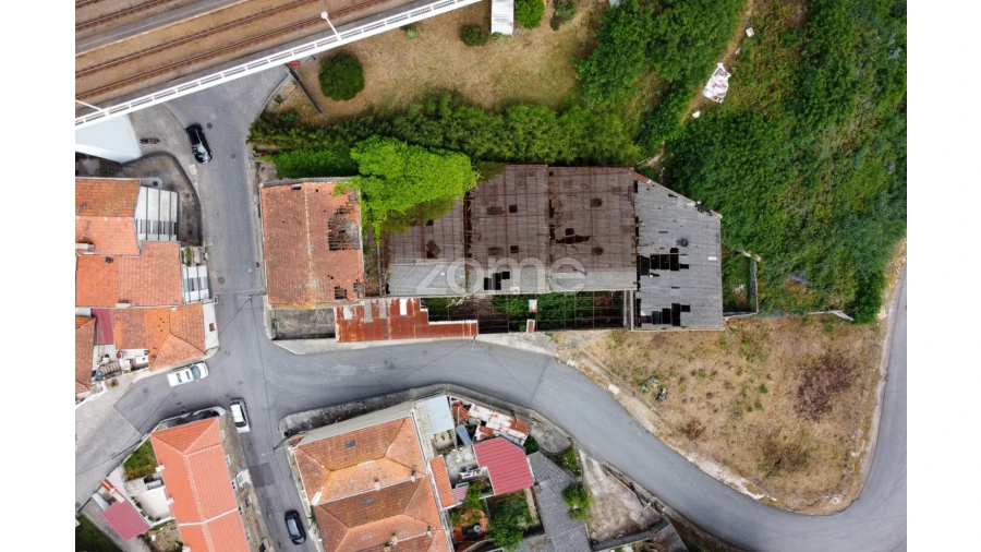 Prédio para Venda em Oliveira do Douro Foto 2
