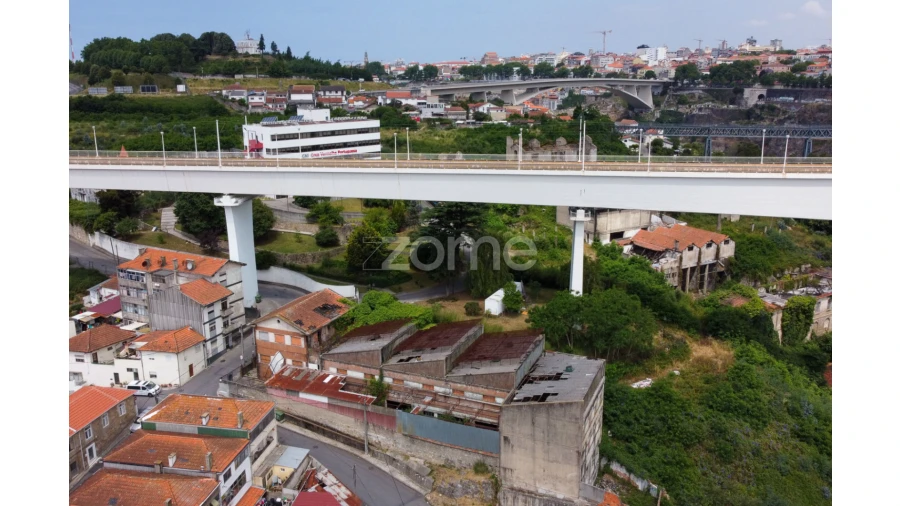 Prédio para Venda em Oliveira do Douro Foto 10