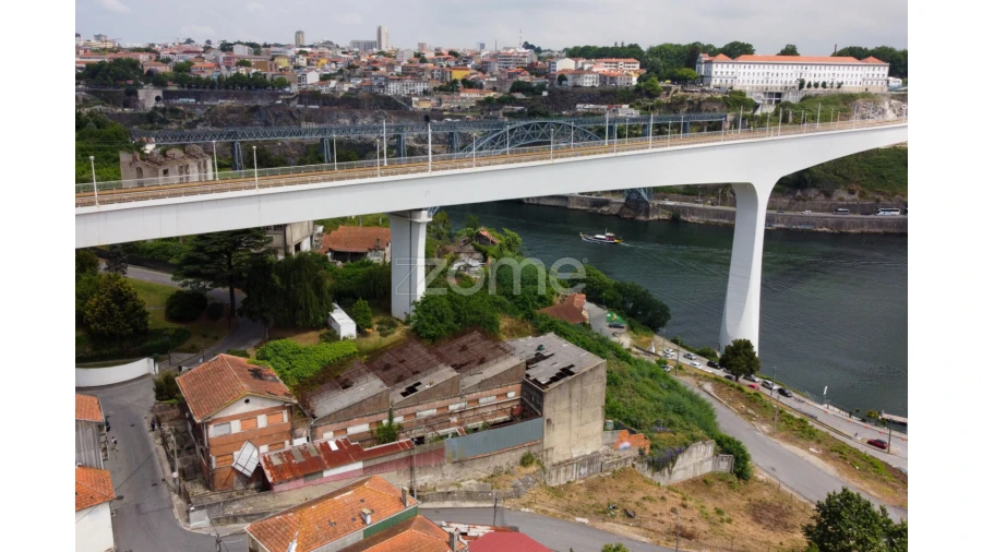 Prédio para Venda em Oliveira do Douro Foto 11