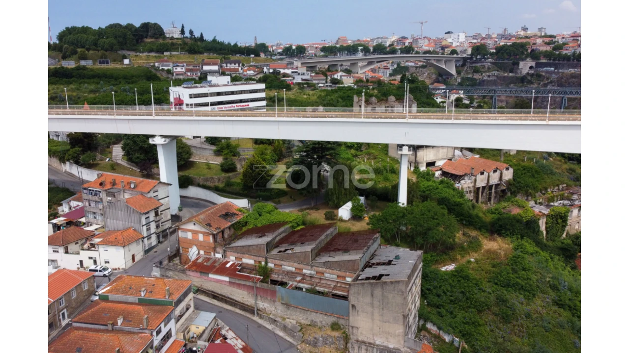 Prédio para Venda em Oliveira do Douro Foto 10
