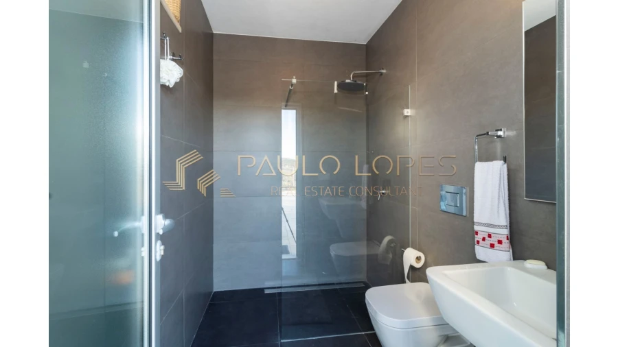 Moradia T8 para Venda em Alvados e Alcaria Foto 34